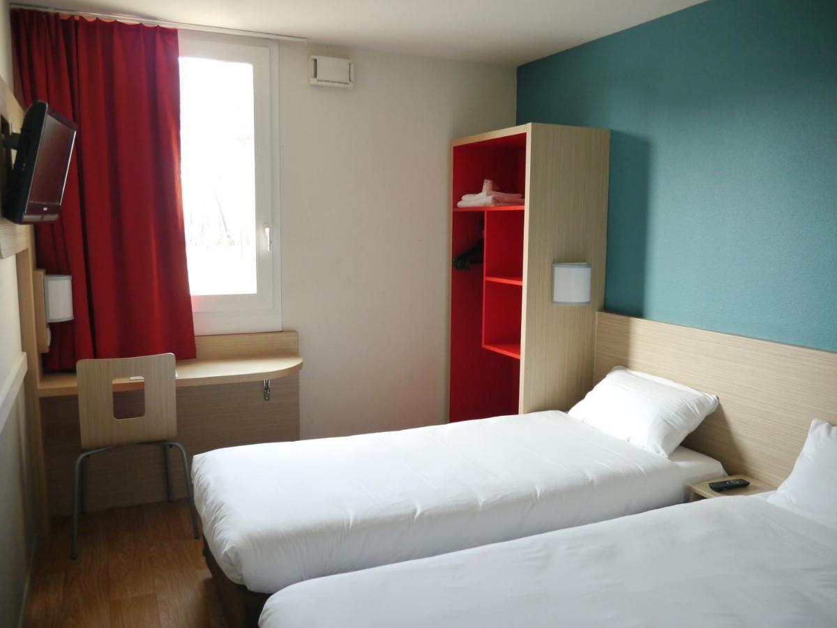 Kyriad Direct Mont De Marsan - St Avit Saint-Avit  Bagian luar foto