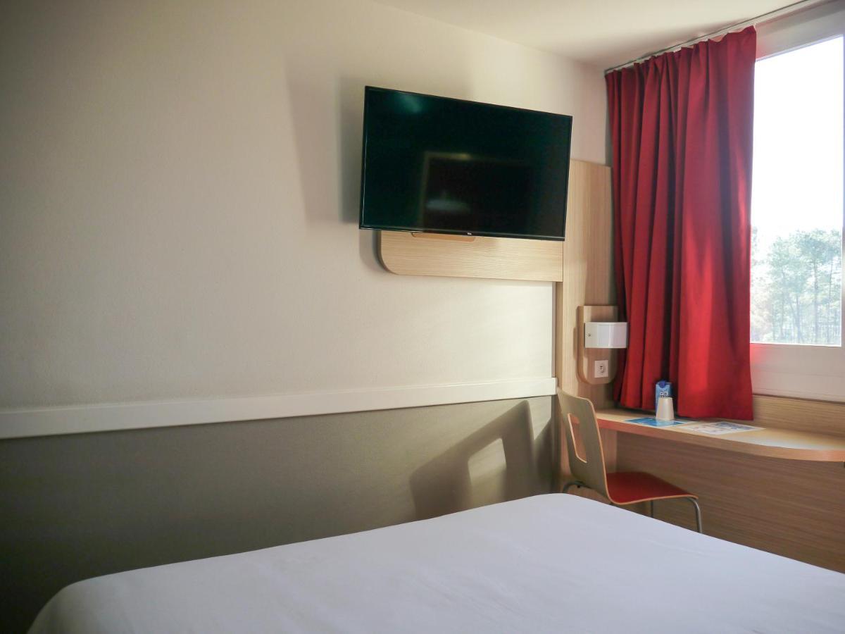 Kyriad Direct Mont De Marsan - St Avit Saint-Avit  Bagian luar foto