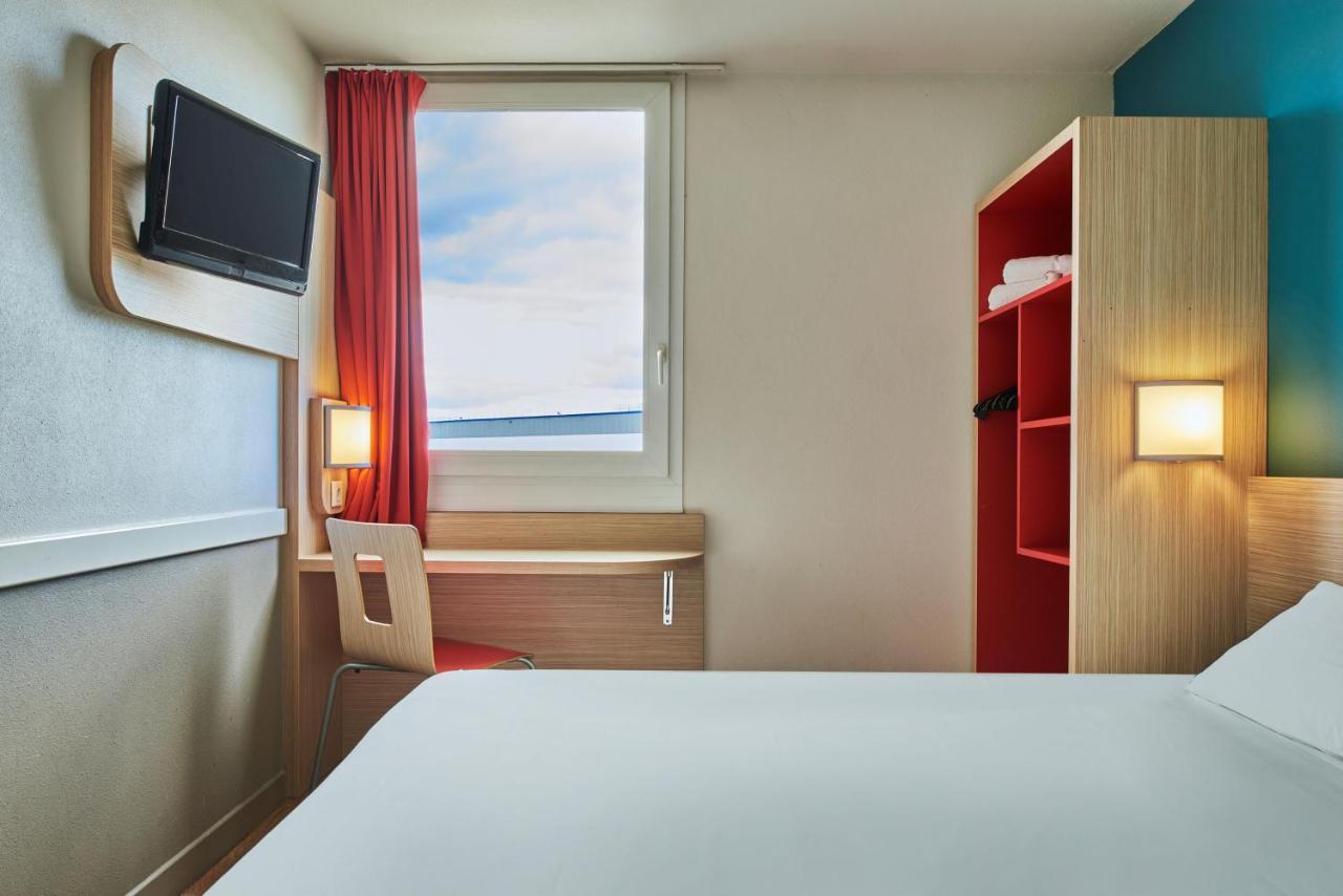 Kyriad Direct Mont De Marsan - St Avit Saint-Avit  Bagian luar foto