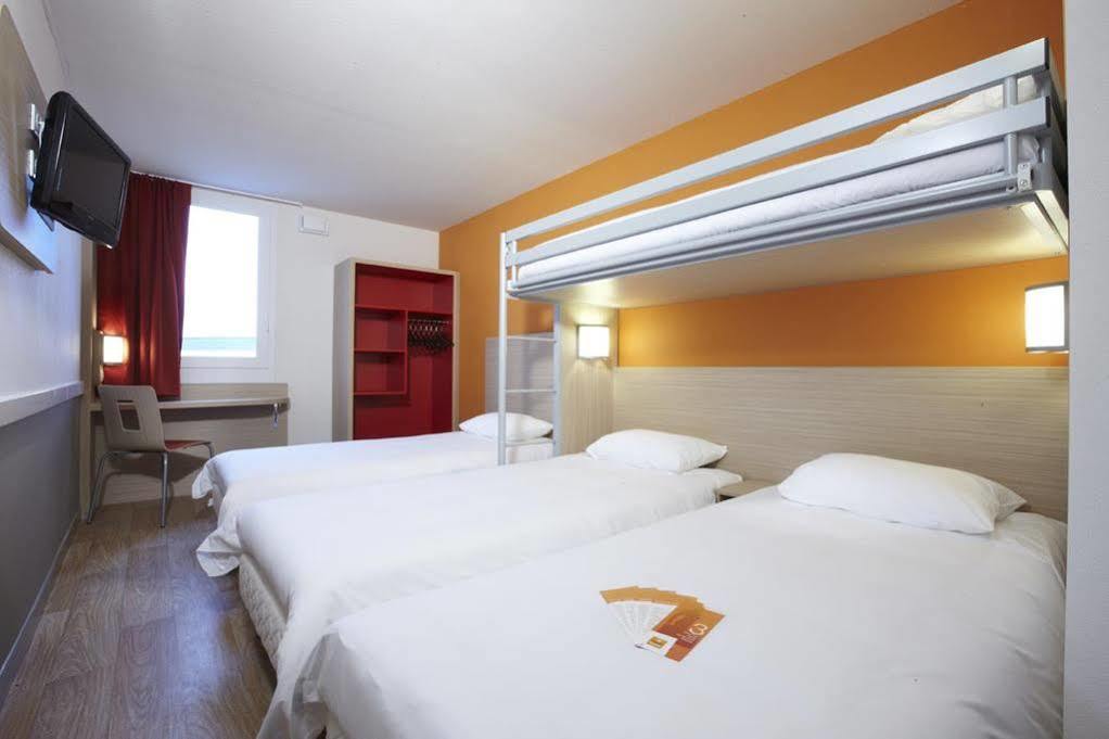 Kyriad Direct Mont De Marsan - St Avit Saint-Avit  Bagian luar foto